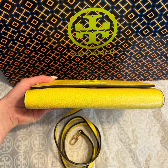 Tory Burch Thea Flat Wallet Crossbody Bag Yarrow Gold Yellow - Picture 3 of 16